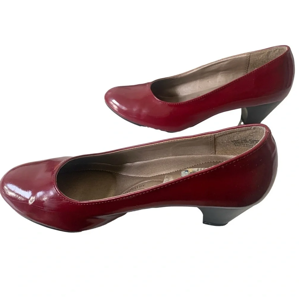 Soft Style Hush Puppies Company Red Heeled Shoes